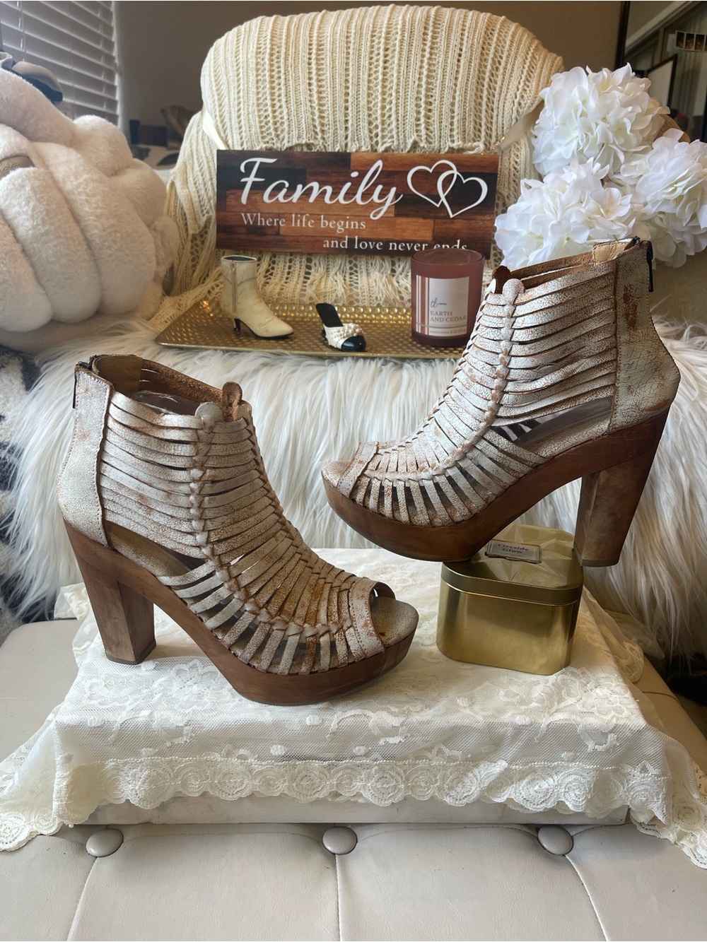 Sbicca Yani Huarache Platform Sandals in Distressed Cream Leather MSRP$150